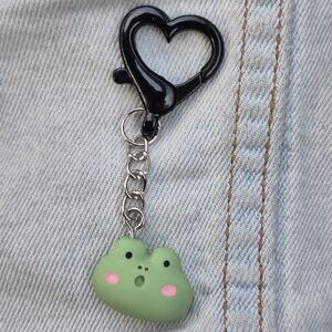 Heart-Shaped Black Key Holder with Green Charm